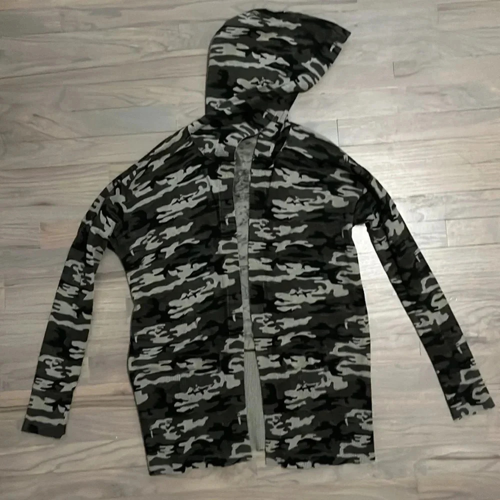 Sanctuary Hooded Camo Cardigan. XS - Picture 2 of 7